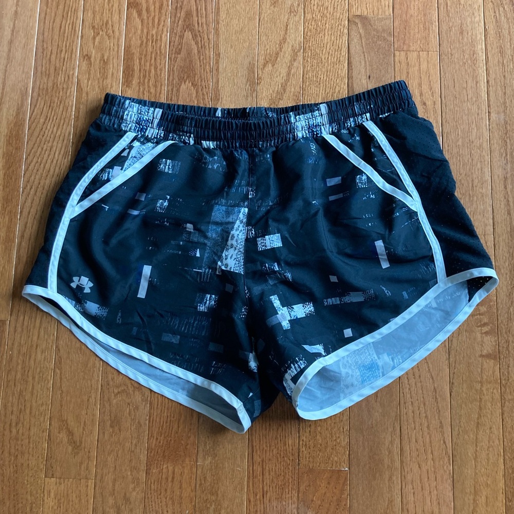 Under Armour Black and Grey Patterned Athletic Running Shorts